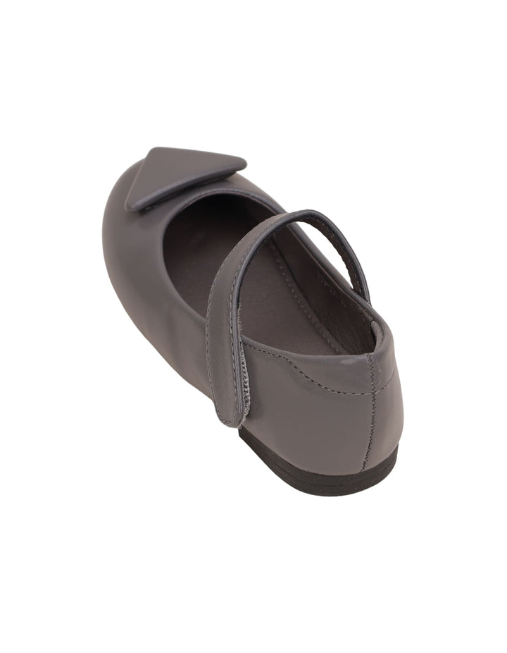 Shoes Gray with Triangle Motif for Girls - Toddler - Zubaidas Official™