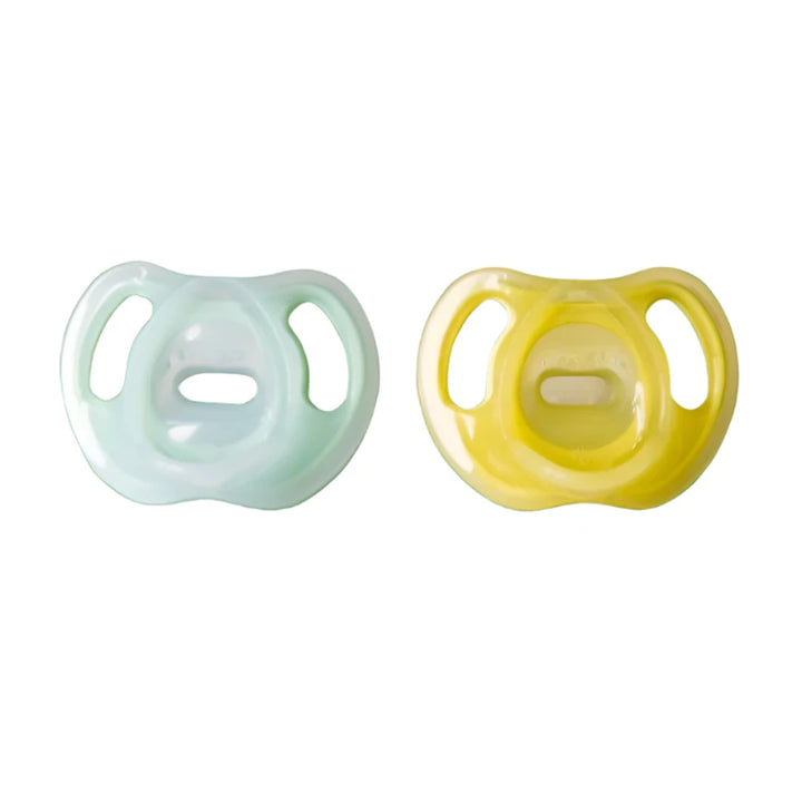 Tommee Tippee 6-18M Ultra-Light Silicone Soother 2 Pack - 433451