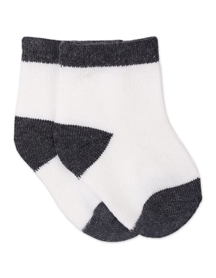 4 Pieces Winter Suit Sets Bambies Black and White at Zubaidas Pakistan’s No. 1 and most trusted baby and kids store for over 50 years