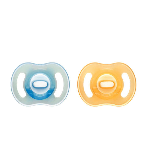Tommee Tippee Ultra Light Night Glow Silicone Pacifier 6-18M Pack of 2 TT 433805 at Zubaidas
