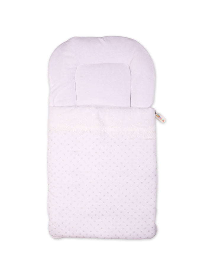 Carry Nest White Dotted at Zubaidas® - Pakistan’s No. 1 and the most trusted baby and kids store for over 50 years. Shop Online. Nationwide Delivery. Best Prices.
