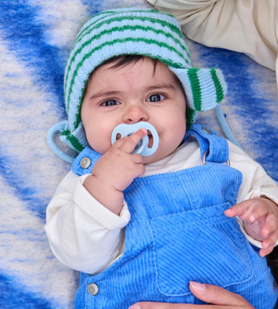 Ultra Light Silicone Soother Tommee Tippee 0-6M Blue TT 433789 at Zubaidas