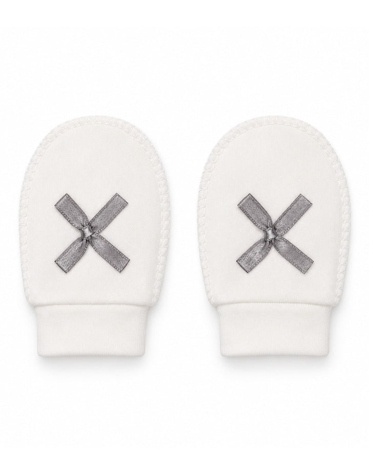 Newborn Boy Gift Set 6 Pcs White and Grey at Zubaidas Number 1 Baby Store in Pakistan