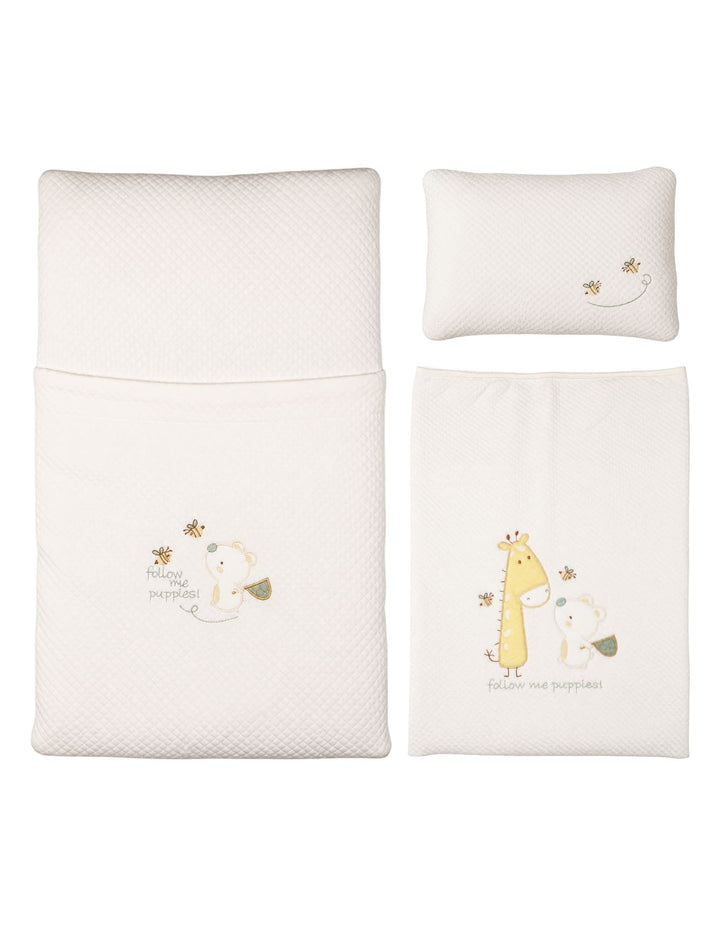 Newborn Carry Nest 3 Pcs Gift Set Giraffe Green and White at Zubaidas