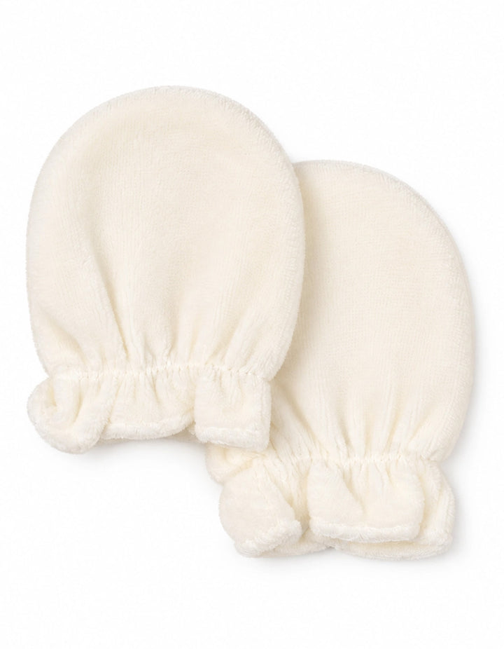 Newborn Clothing Gift Set 5 Lovely Friend Off White at Zubaidas Best Baby and Kids Store in Pakistan