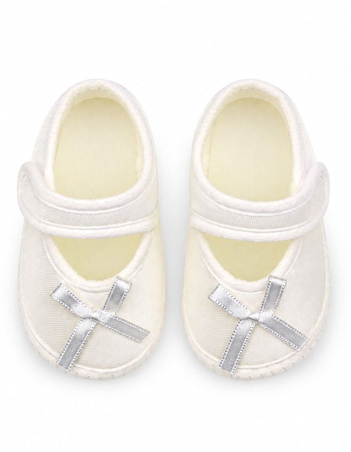 Newborn Girl Gift Set 4 Pcs Bow and Butterfly White at Zubaidas Best Baby and Kids Store in Pakistan