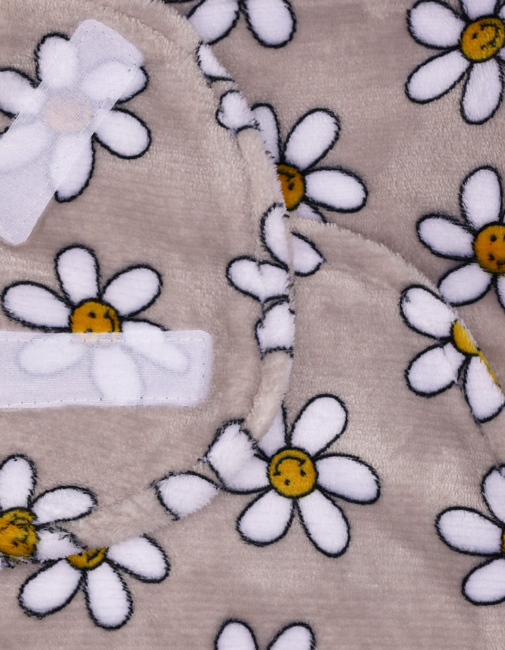 Newborn Plush Swaddle Wrap with Velcro Closure Daisy Flowers at Zubaidas Official Pakistan
