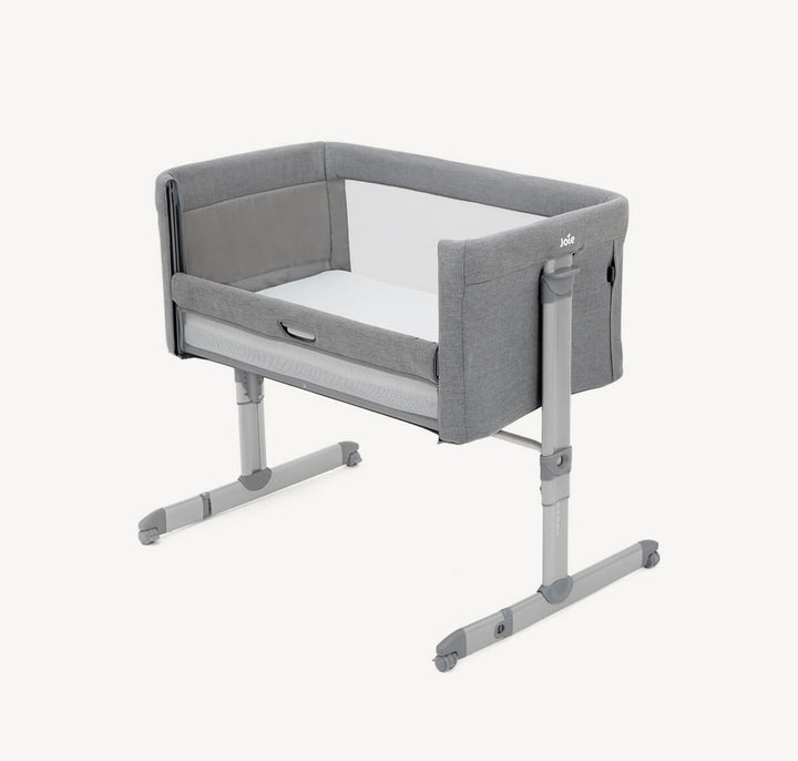 Zubaida’s Joie Bedside Crib Roomie™ Grey Flannel (P1814BAGFL000)